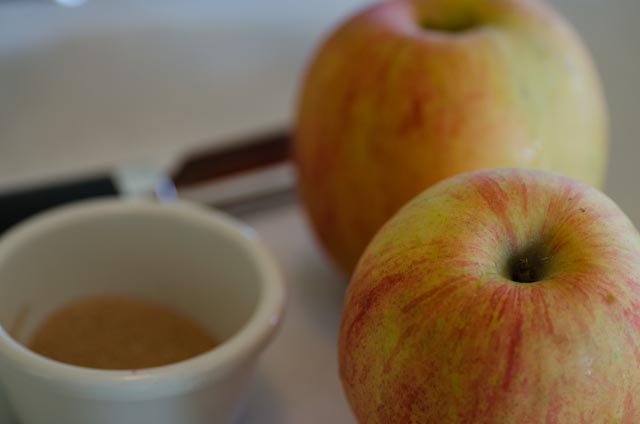 Apples and cinnamon sugar